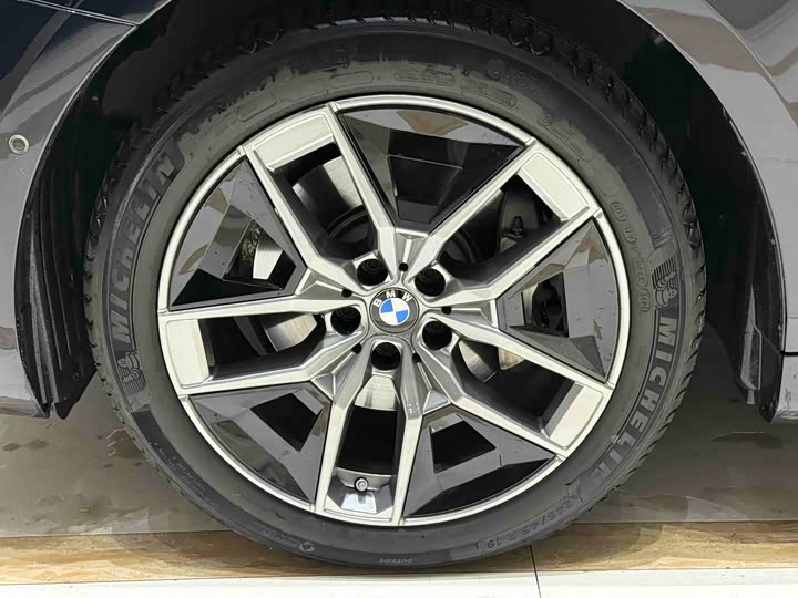 Фото 9 - BMW 5 Series