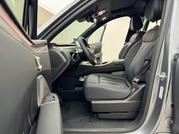 Фото 8 - Nio Onvo L90