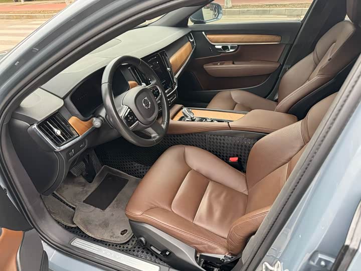 Фото 4 - Volvo S90