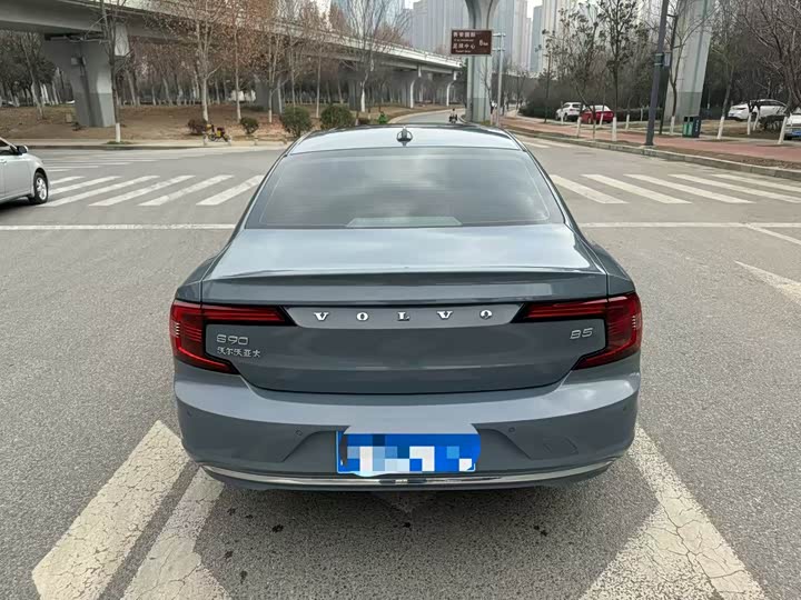 Фото 8 - Volvo S90