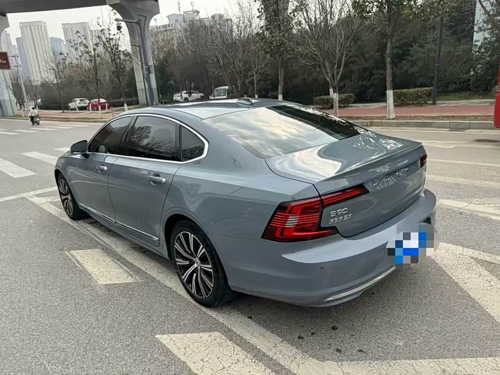 Фото 9 - Volvo S90