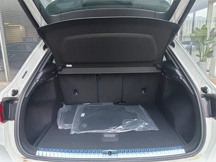 Фото 6 - Audi Q3