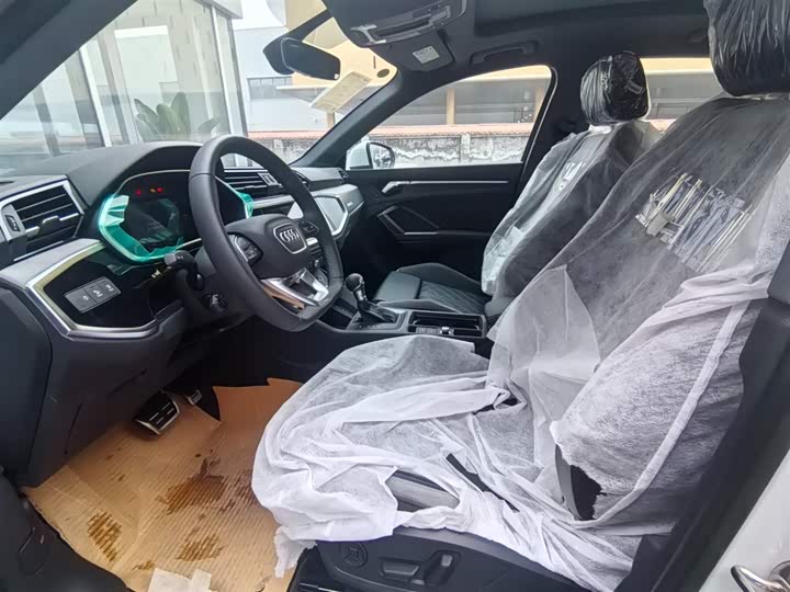 Фото 9 - Audi Q3