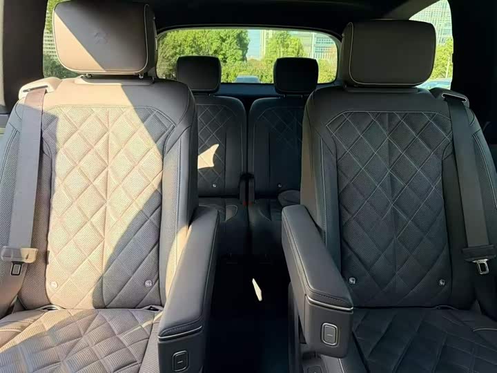 Фото 5 - Nio ES8