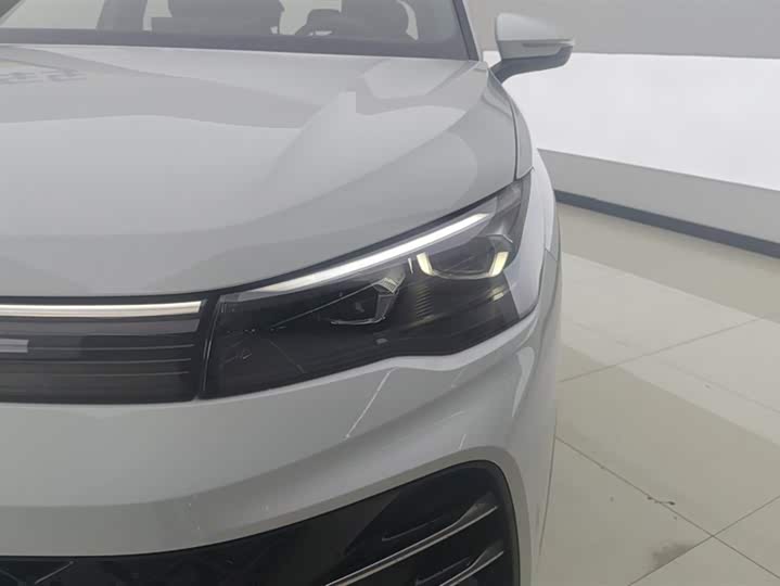 Фото 5 - Volkswagen Tiguan L Pro