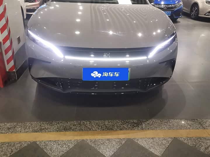 Фото 2 - BYD Han