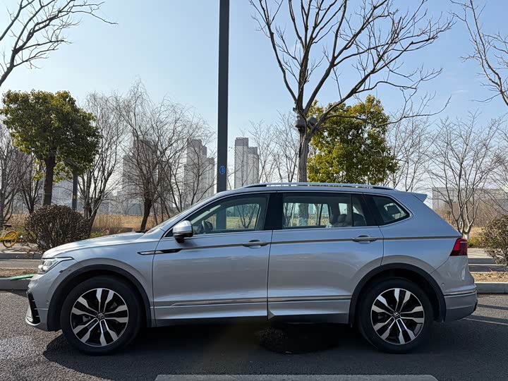 Фото 4 - Volkswagen Tiguan L Pro