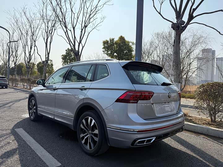 Фото 5 - Volkswagen Tiguan L Pro