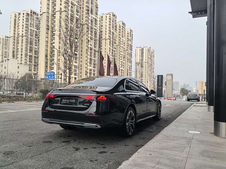 Фото 8 - Mercedes-Benz E-Class Hybrid