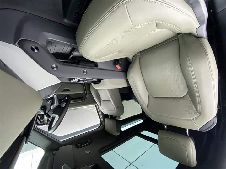 Фото 8 - Land Rover Defender