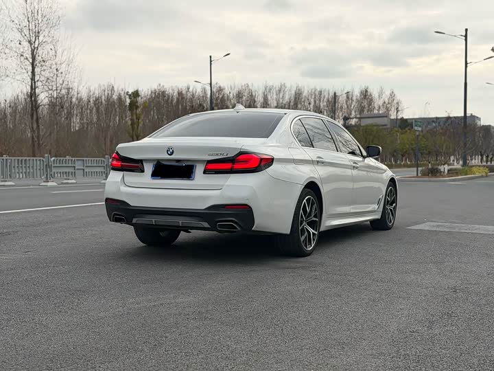 Фото 9 - BMW 5 Series