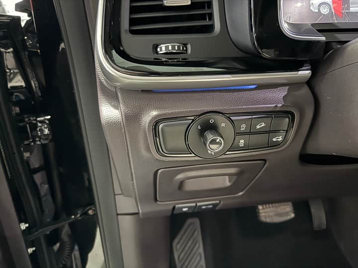 GAC Trumpchi M8 2021 2021款 领秀系列 390T 至尊版