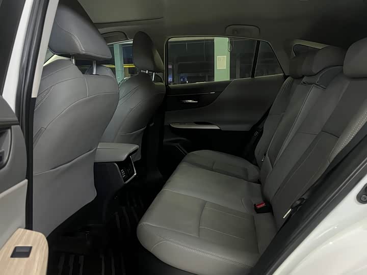 Фото 8 - Toyota Harrier