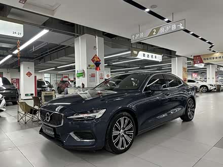 Фото 1 - Volvo S60