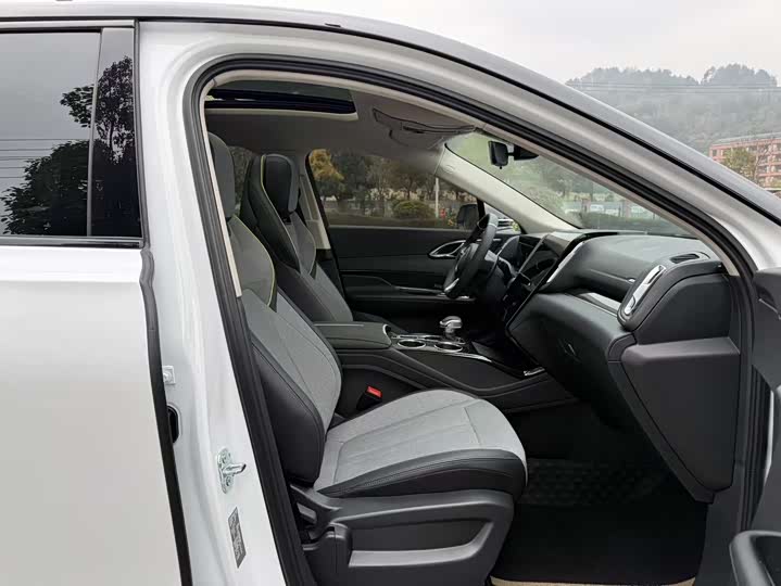 Фото 9 - Hongqi HS3