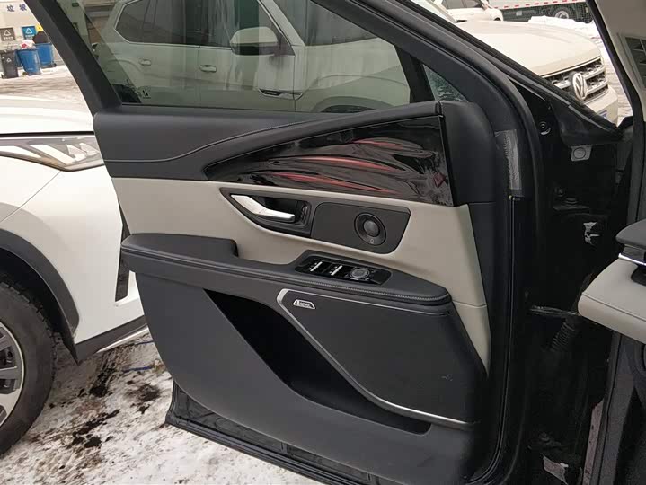 Фото 7 - Lincoln Nautilus