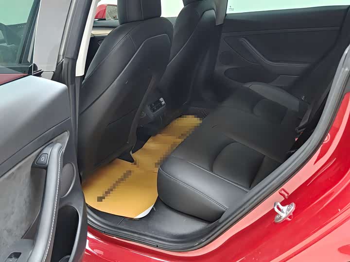 Фото 8 - Tesla Model 3