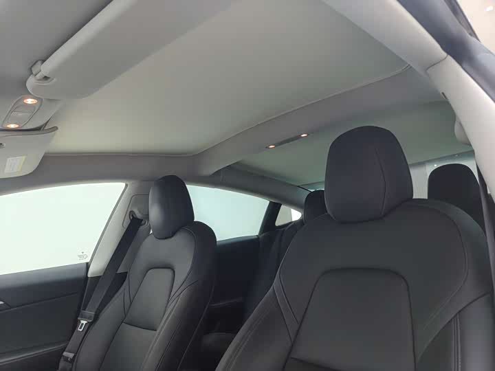 Фото 9 - Tesla Model 3