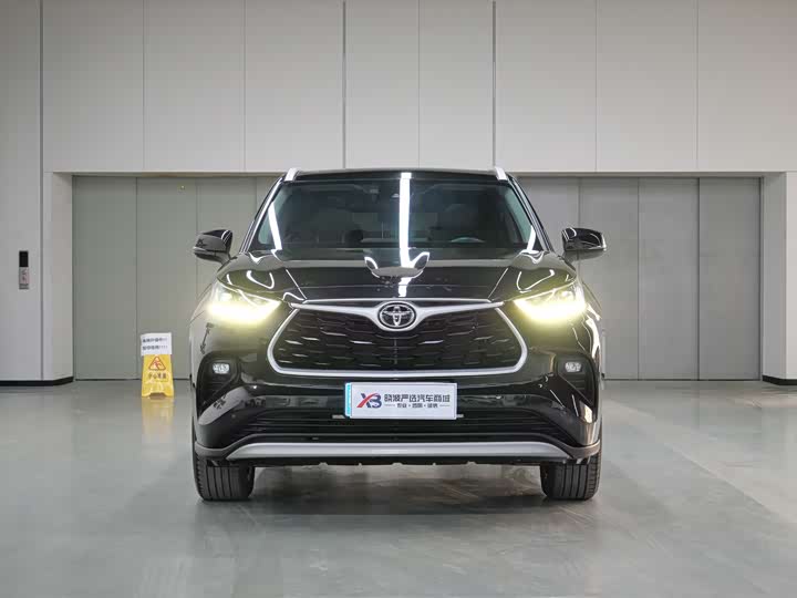 Фото 2 - Toyota Highlander