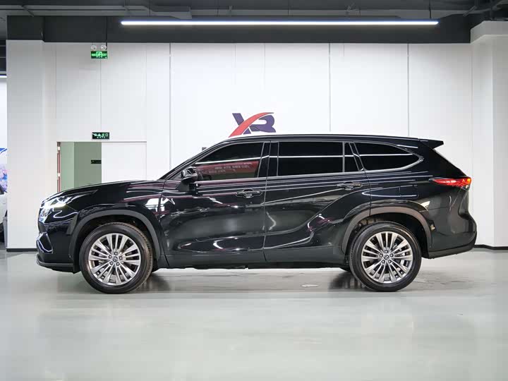 Фото 3 - Toyota Highlander