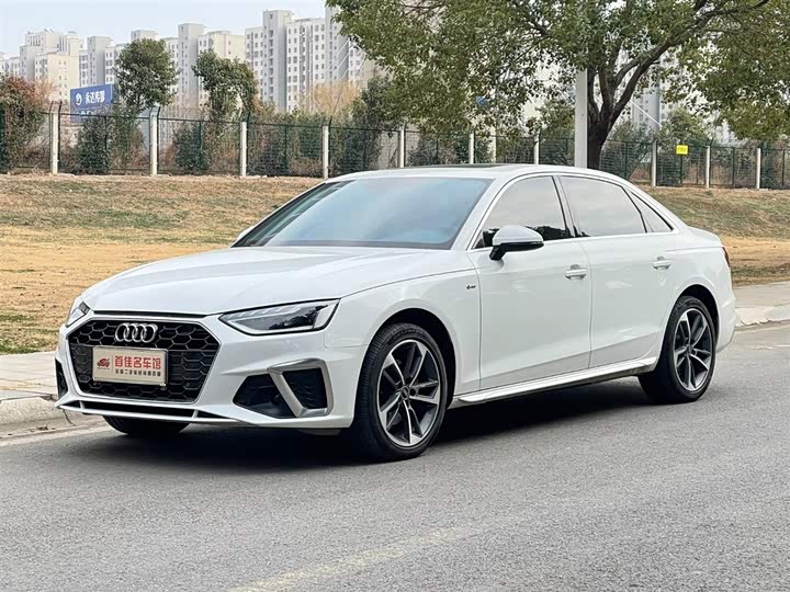 Фото 1 - Audi A4L