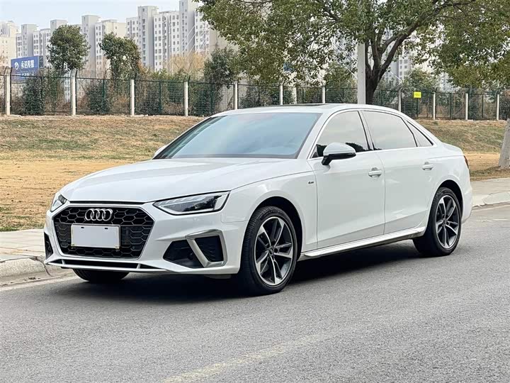 Фото 2 - Audi A4L