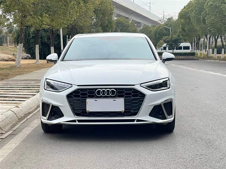 Фото 3 - Audi A4L