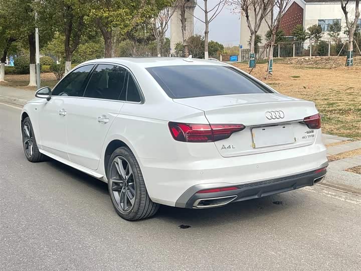 Фото 5 - Audi A4L