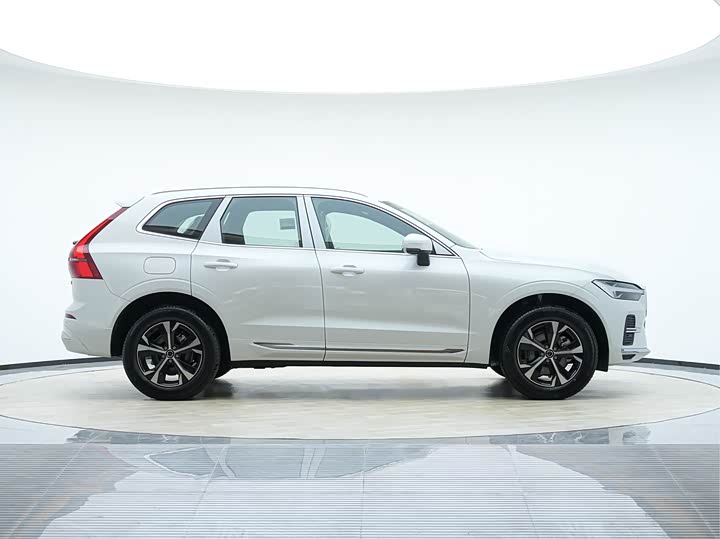 Фото 4 - Volvo XC60