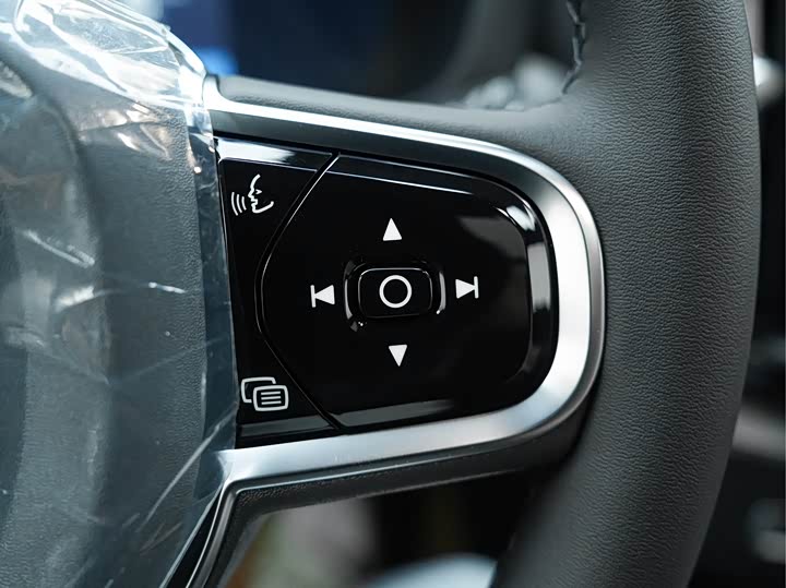 Фото 9 - Volvo XC60