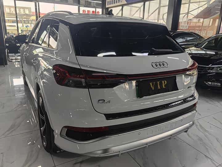 Фото 4 - Audi Q4 e-tron