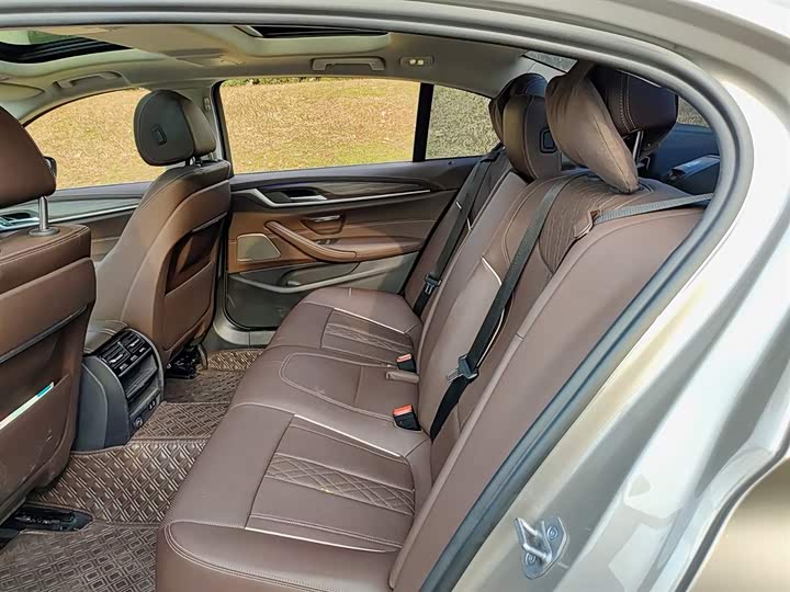 Фото 8 - BMW 5 Series