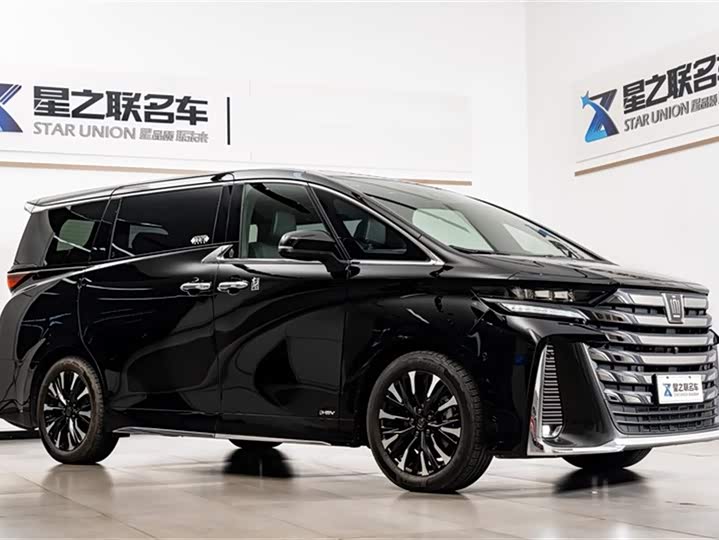 Фото 7 - Toyota Vellfire