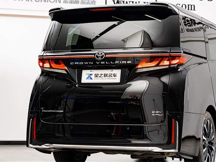 Фото 9 - Toyota Vellfire