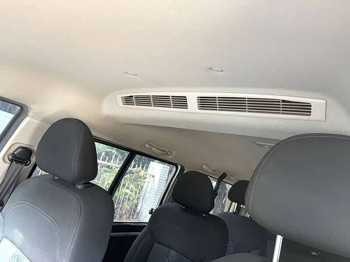 Фото 8 - Dongfeng Forthing Lingzhi M5 EV