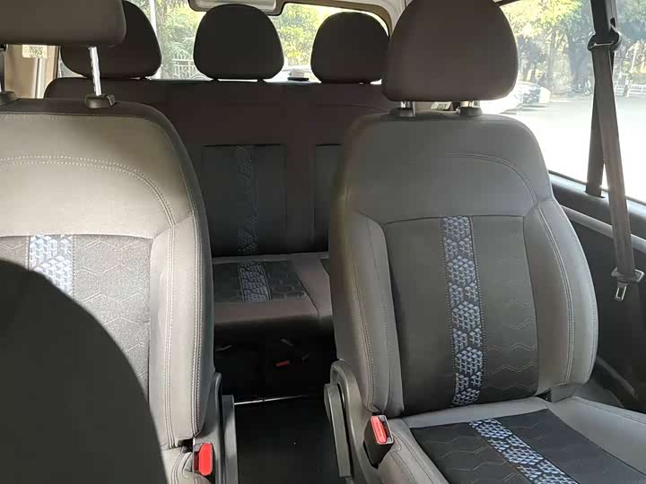 Фото 9 - Dongfeng Forthing Lingzhi M5 EV