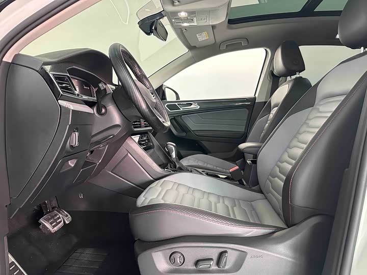 Фото 8 - Volkswagen Tiguan X