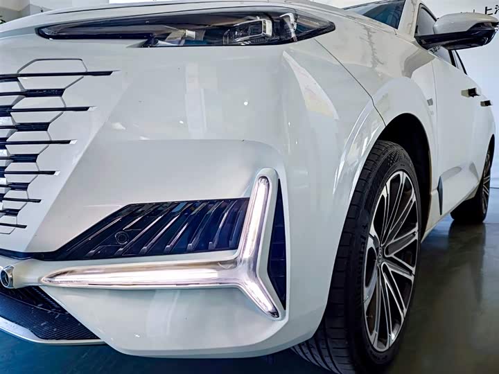 Фото 6 - Changan UNI-K