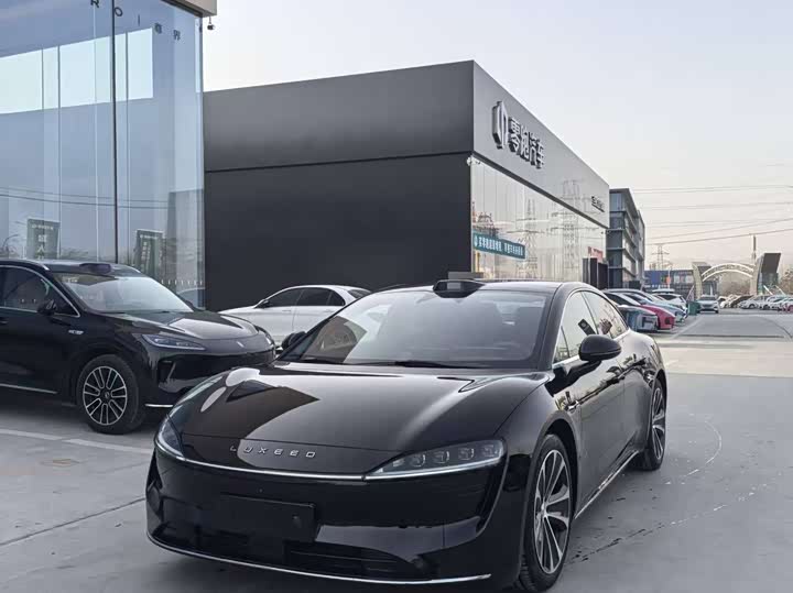 Фото 1 - Luxeed S7