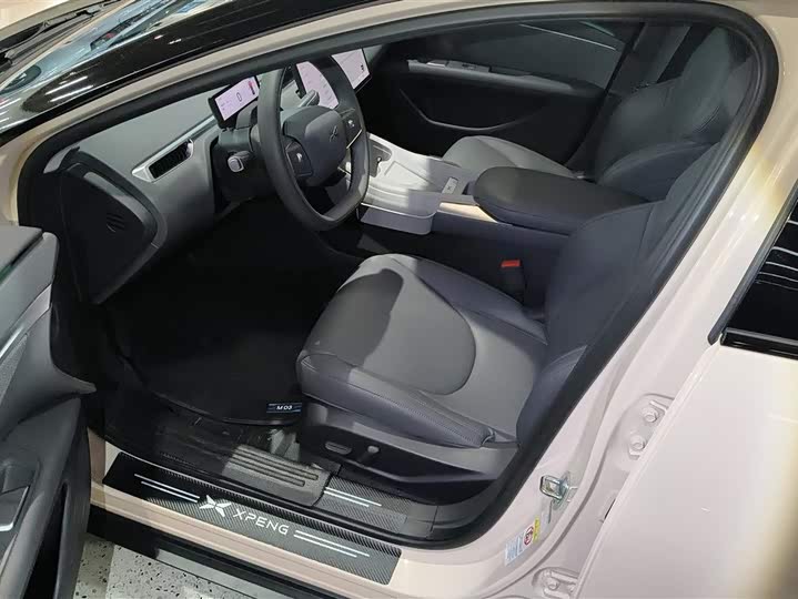 Фото 9 - XPeng Mona M03