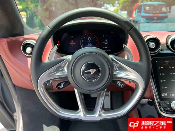 Фото 3 - McLaren GT