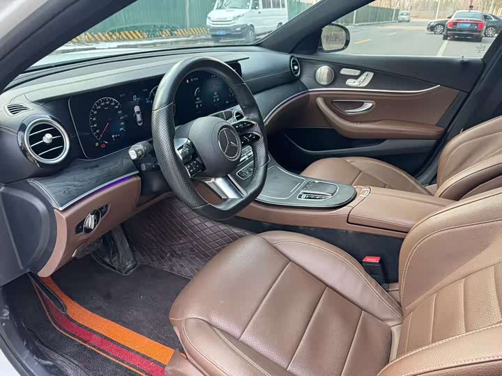 Photo 5 - Mercedes-Benz E-Class