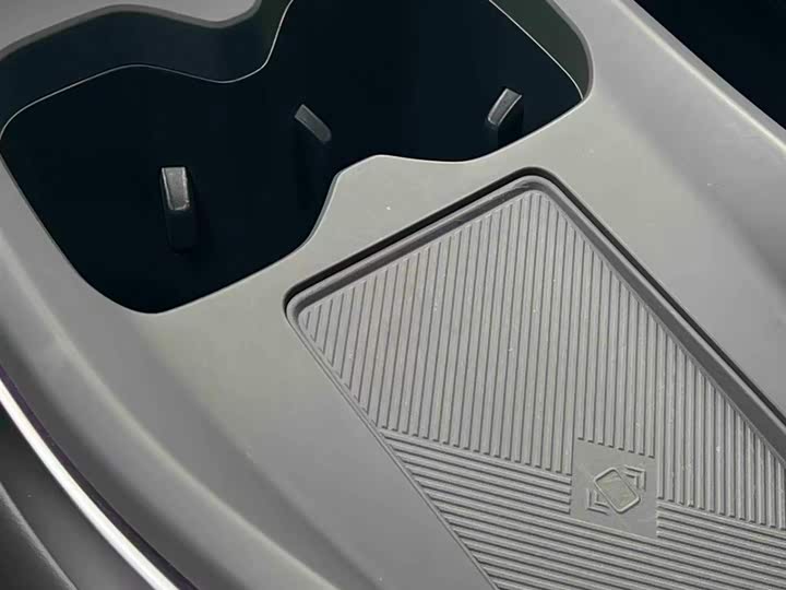 Фото 9 - XPeng Mona M03