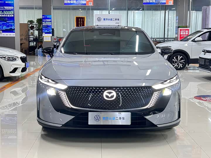 Фото 2 - Mazda EZ-6