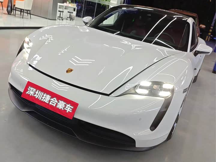 Фото 1 - Porsche Taycan