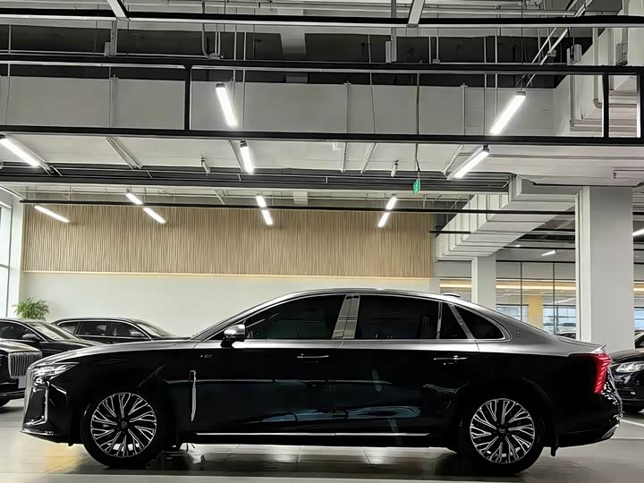 Фото 2 - Hongqi H5
