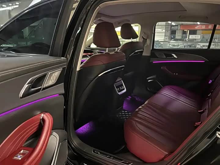 Фото 5 - Hongqi H5