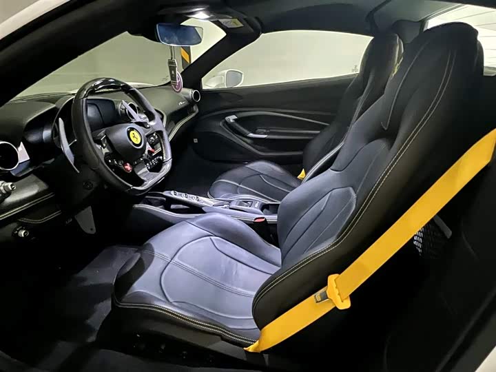 Photo 7 - Ferrari F8