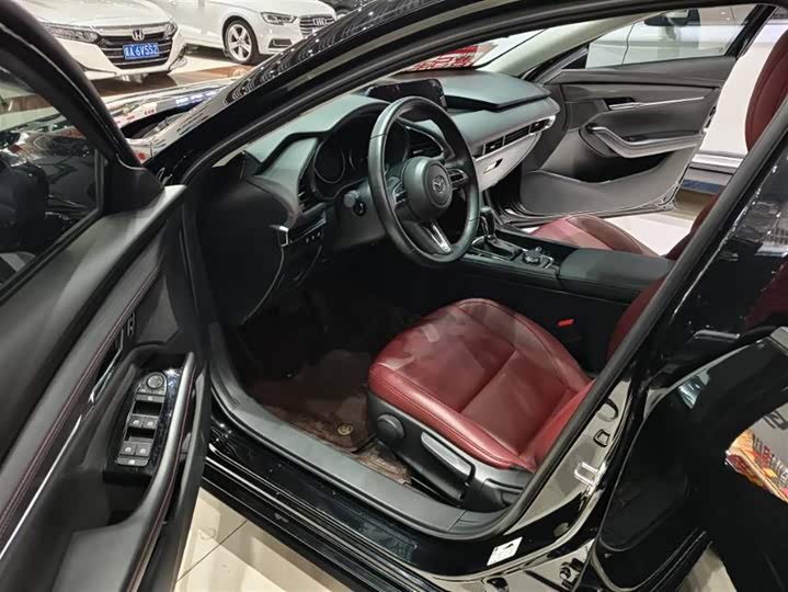 Фото 3 - Mazda 3 (Axela)