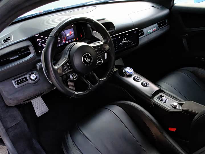 Фото 9 - Maserati MC20